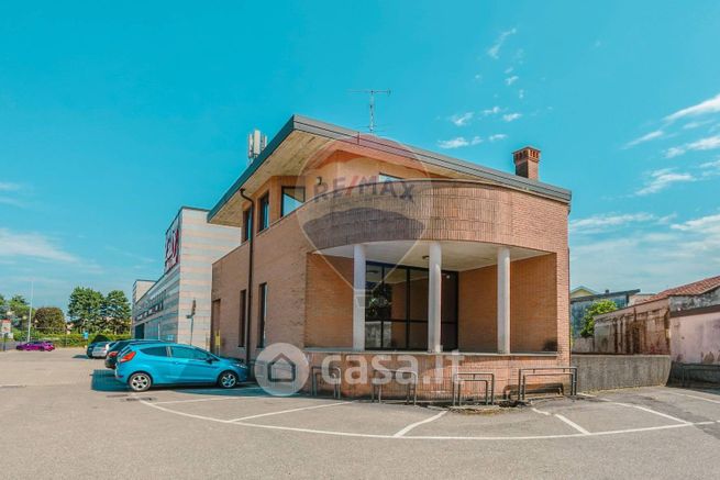 Ufficio in commerciale in Corso Sempione 37