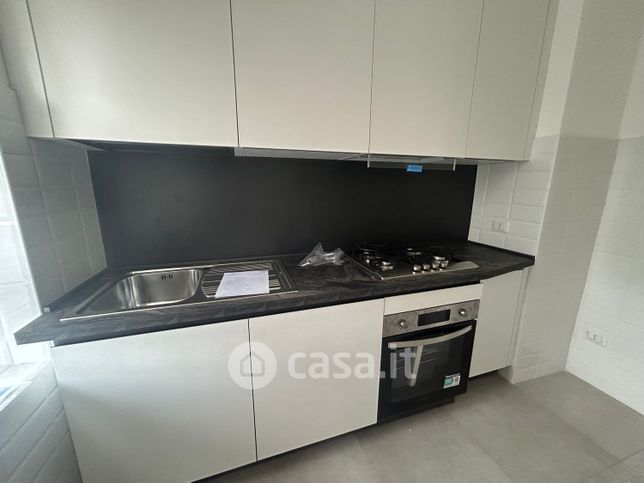 Appartamento in residenziale in Via Alcuino 1
