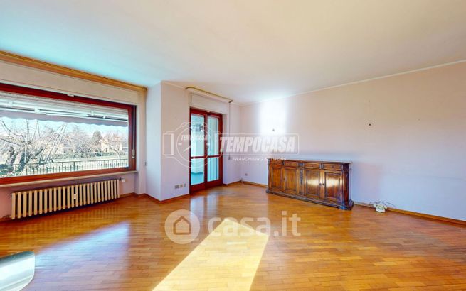 Appartamento in residenziale in Viale Lombardia 2