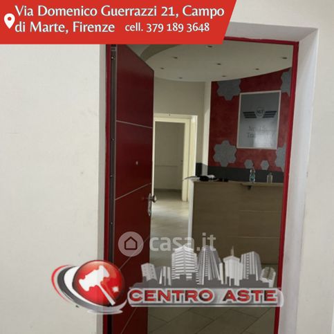 Ufficio in commerciale in Via Francesco Petrarca