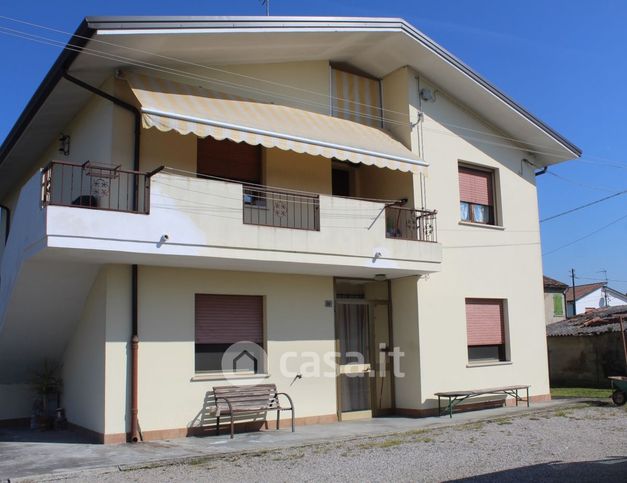 Casa indipendente in residenziale in Via Zampine