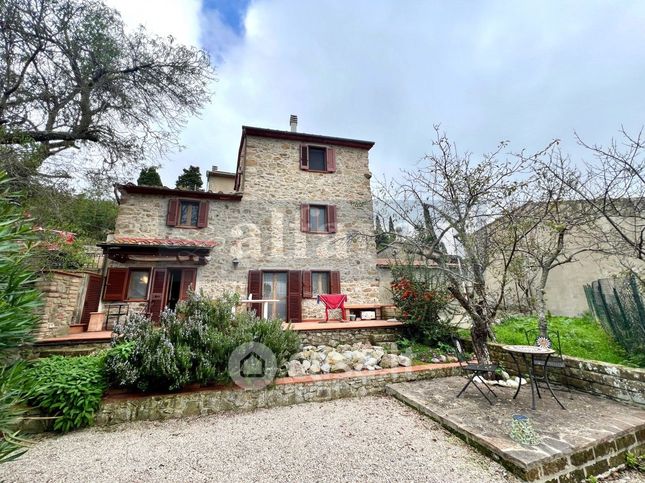 Casa indipendente in residenziale in Via Case di Siena