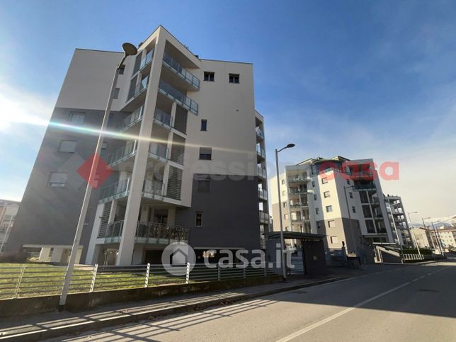 Box/posto auto in residenziale in Via Ettore Bignone 16
