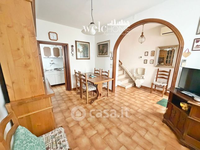 Casa indipendente in residenziale in Via Giacomo Puccini