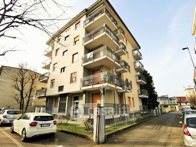 Appartamento in residenziale in Viale Piave 5