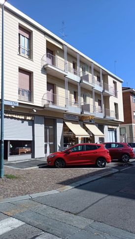 Attivitã /licenza (con o senza mura) in commerciale in Via Guido Reni 96