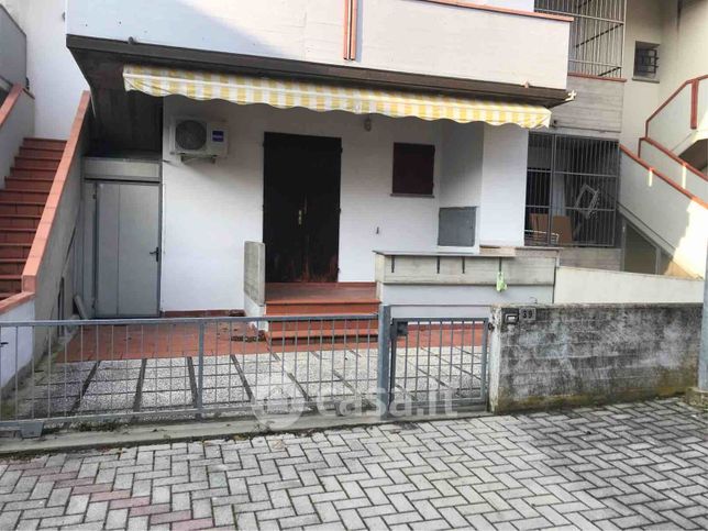 Villetta a schiera in residenziale in Via Robert Falcon Scott 39
