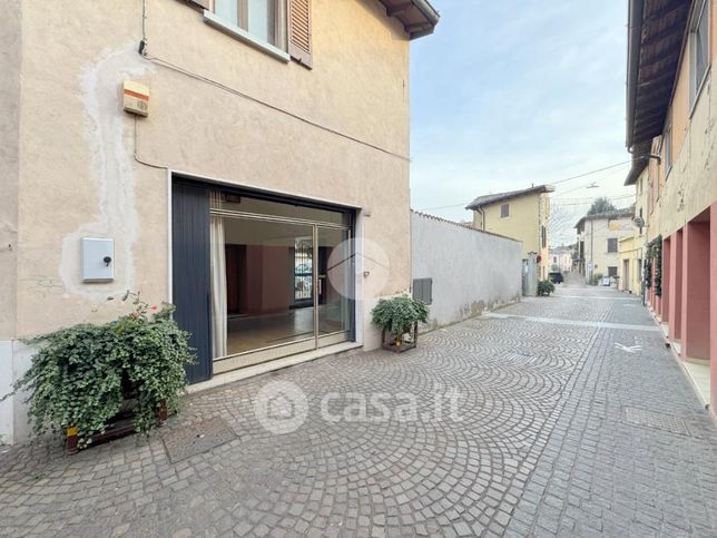 Ufficio in commerciale in Via Roma