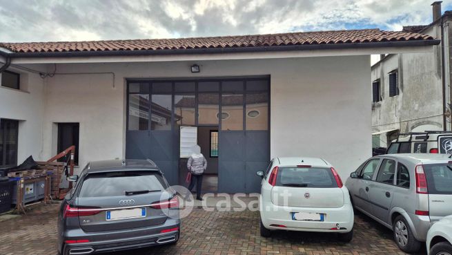 Capannone in commerciale in Via Nazionale 87 A