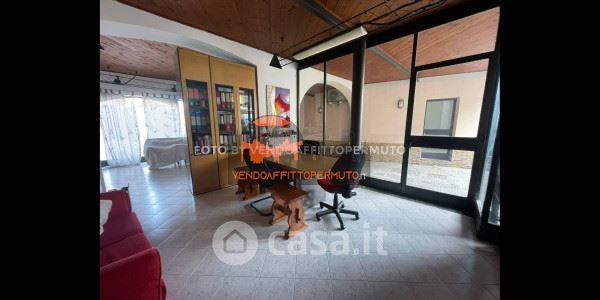 Ufficio in commerciale in 