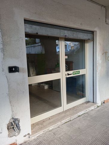 Ufficio in commerciale in Via Lauro 159