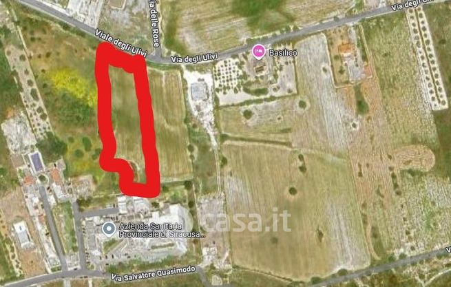 Terreno agricolo in commerciale in Viale degli Ulivi