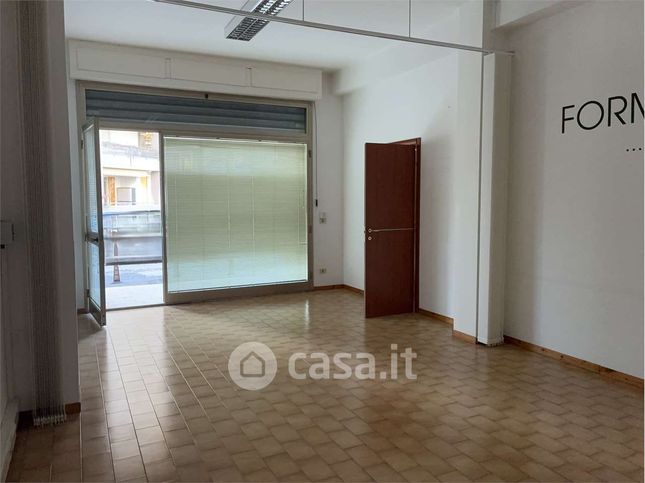 Ufficio in commerciale in 