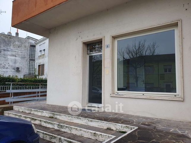 Ufficio in commerciale in Via Fiesso 5