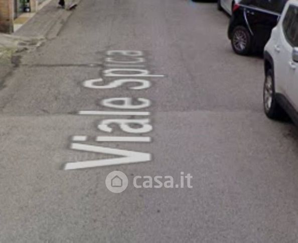 Box/posto auto in residenziale in Viale Spica 4