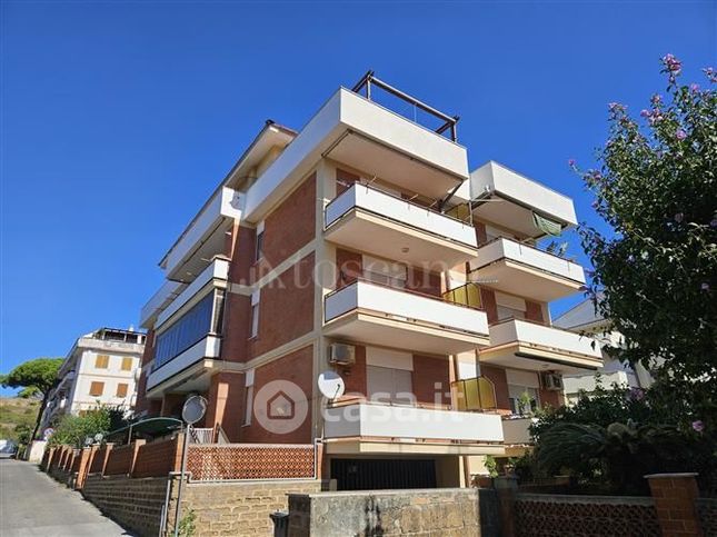 Box/posto auto in residenziale in Via Monte Cima