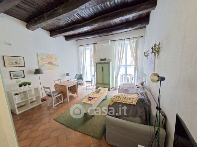 Appartamento in residenziale in Via Chiaia 255