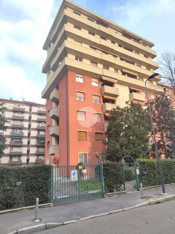 Garage/posto auto in residenziale in Via del Pettirosso 12