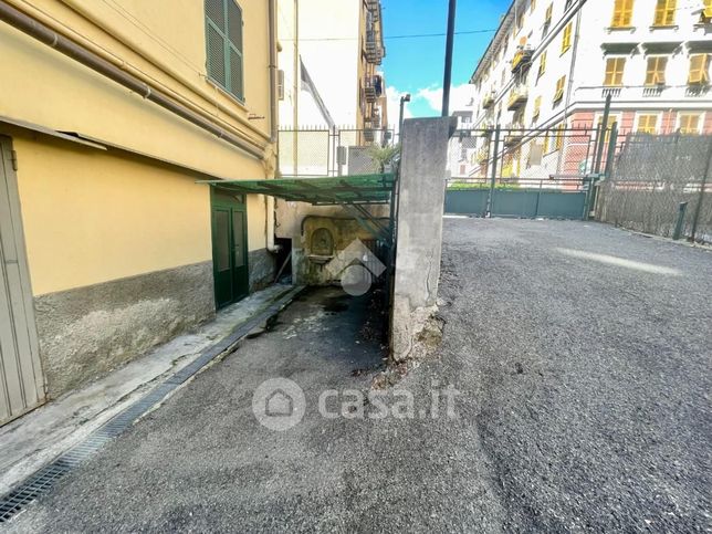 Box/posto auto in residenziale in Via Giovanni Tommaso Invrea