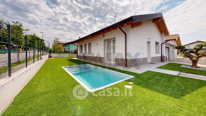 Villa in residenziale in Via Ludovico Ariosto 23