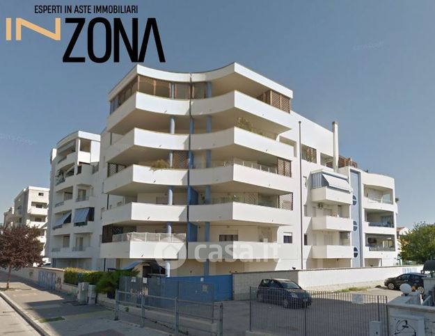Appartamento in residenziale in Via Valle D'Aosta 38