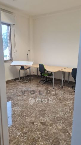 Ufficio in commerciale in Via delle Nazioni 37