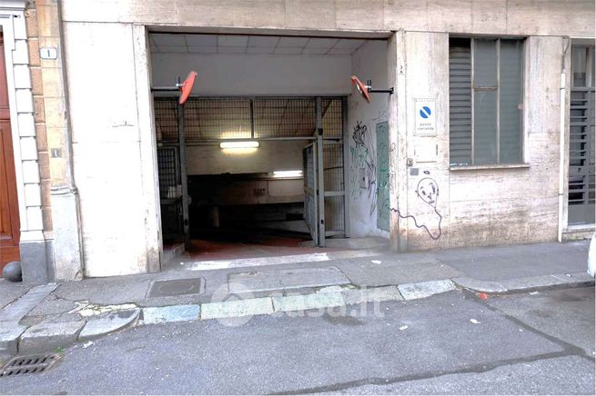 Box/posto auto in residenziale in Via Avellino 3