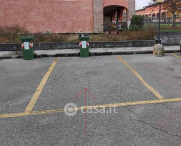 Box/posto auto in residenziale in Via Cesare Battisti