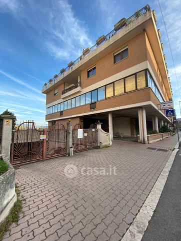 Box/posto auto in residenziale in Corso Garibaldi 83