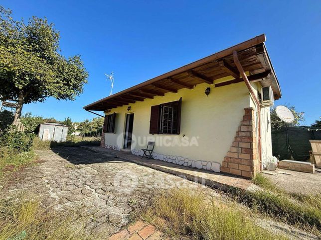 Casa indipendente in residenziale in Via Colle Cagioli
