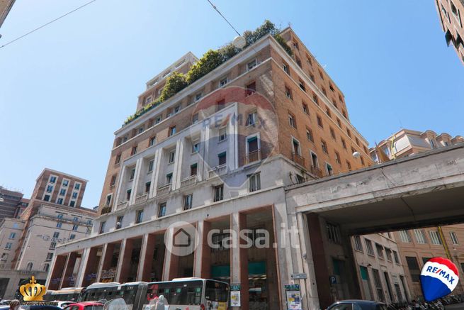 Ufficio in commerciale in Via Ceccardo Roccatagliata Ceccardi 3