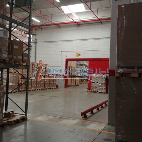 Capannone in commerciale in Via Bruno Buozzi