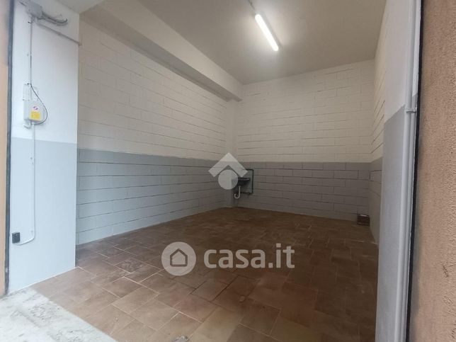 Box/posto auto in residenziale in Via Monfalcone 16