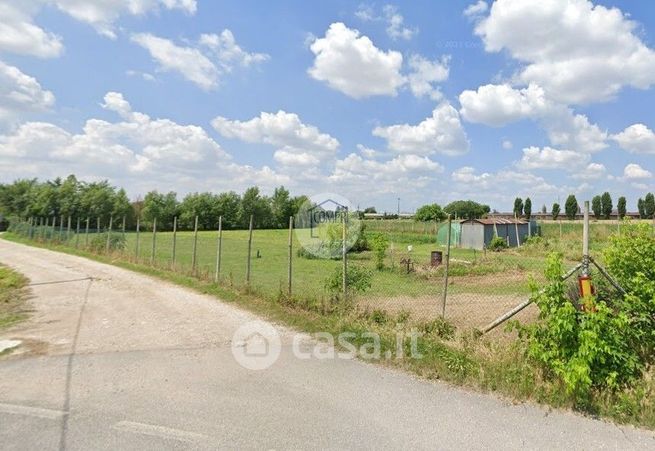 Terreno agricolo in commerciale in Via Roversola 14