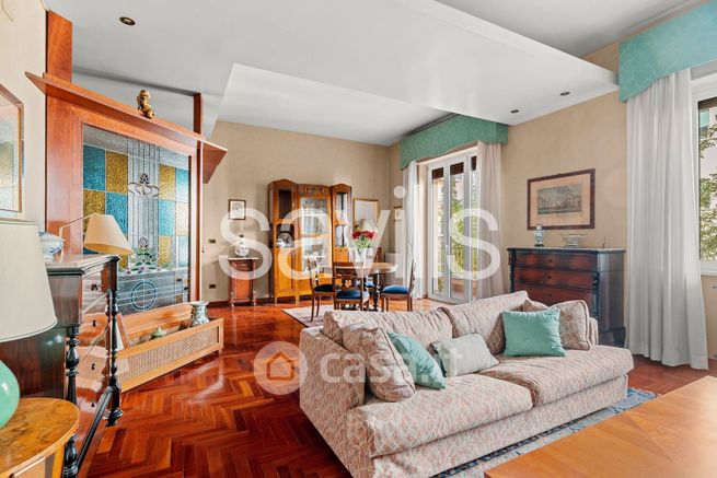 Appartamento in residenziale in Via Simone Cuccia