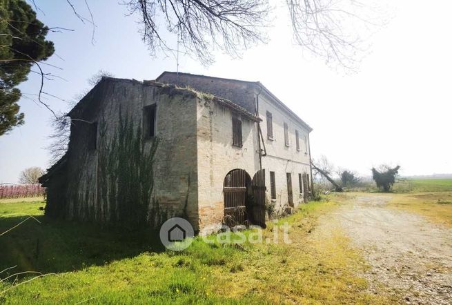 Casa indipendente in residenziale in 