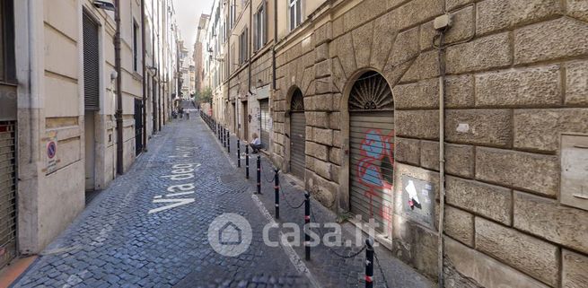 Negozio/locale commerciale in commerciale in Via degli Avignonesi