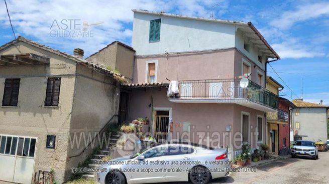 Appartamento in residenziale in Via Collesecco 27