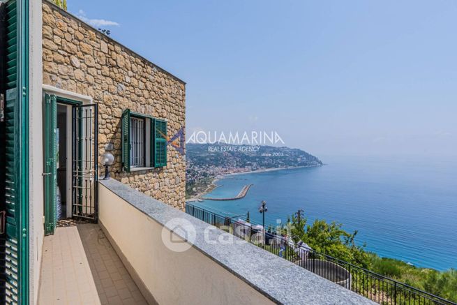 Villa in residenziale in Strada Curtasse