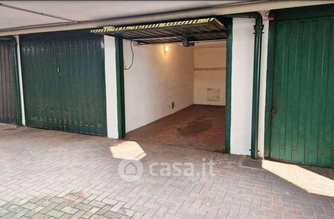 Garage/posto auto in residenziale in Via Feltre 71