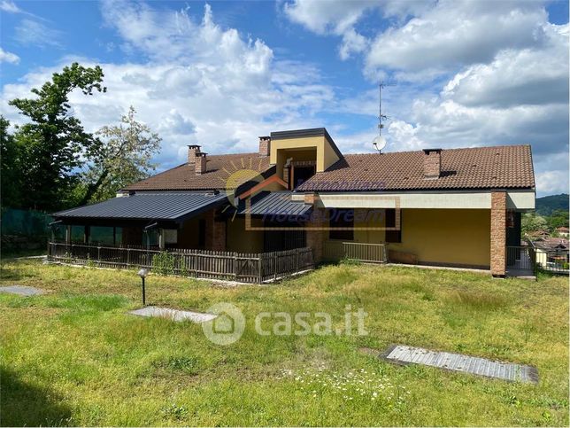 Villa in residenziale in 