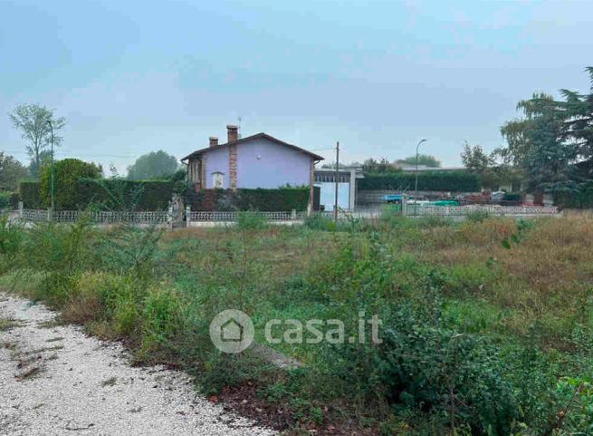 Terreno edificabile in residenziale in Strada Caleone