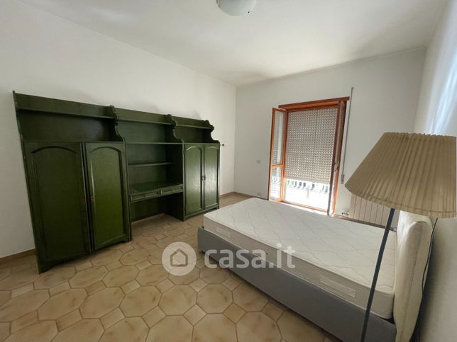 Appartamento in residenziale in Via Pentone 25