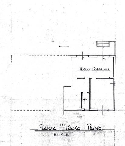 Capannone in commerciale in 