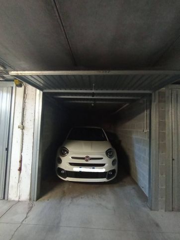 Box/posto auto in residenziale in Via Chambéry 145