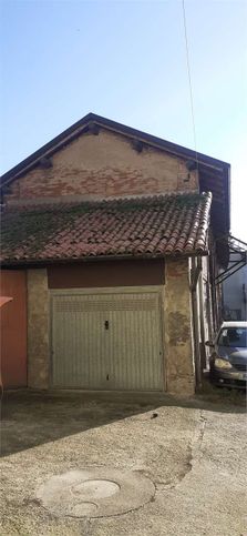 Garage/posto auto in residenziale in Via Ai Boschi 1