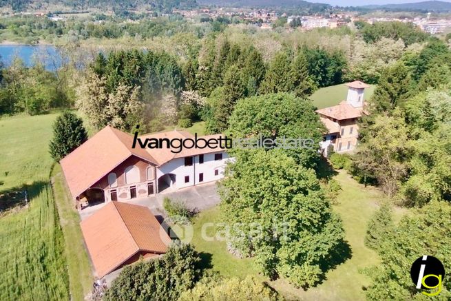 Villa in residenziale in Via Sempione 13