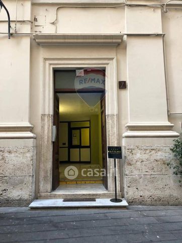 Ufficio in commerciale in Piazzetta Matilde Serao 7