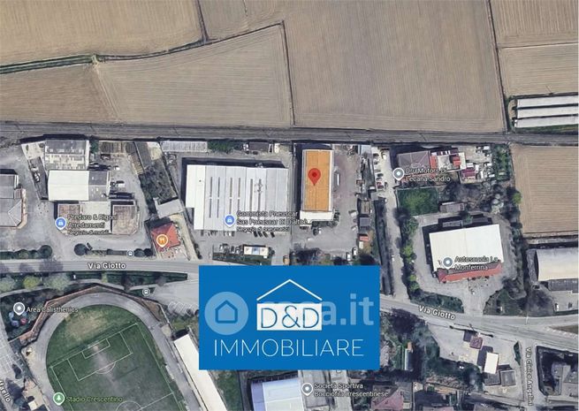 Capannone in commerciale in Via Giotto 50