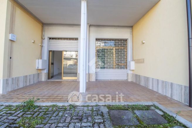 Garage/posto auto in residenziale in Via Aniene